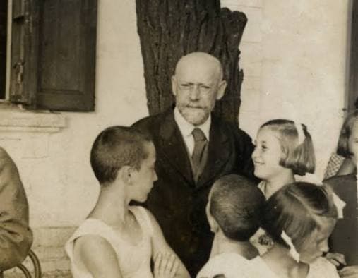 Janusz Korczak wśród dzieci