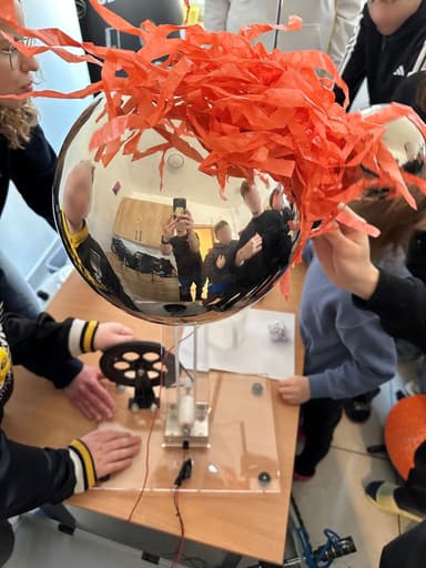 Eksperyment z generatorem Van de Graaffa